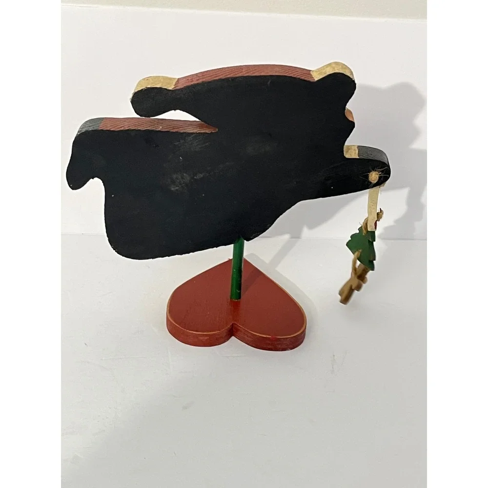 Unbranded Wooden Santa Figurine Red Folk Art Heart Base Holiday Decor‎